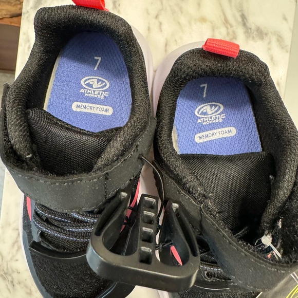 NWT Toddler Girl Shoes, Size 7 - Picture 2 of 4